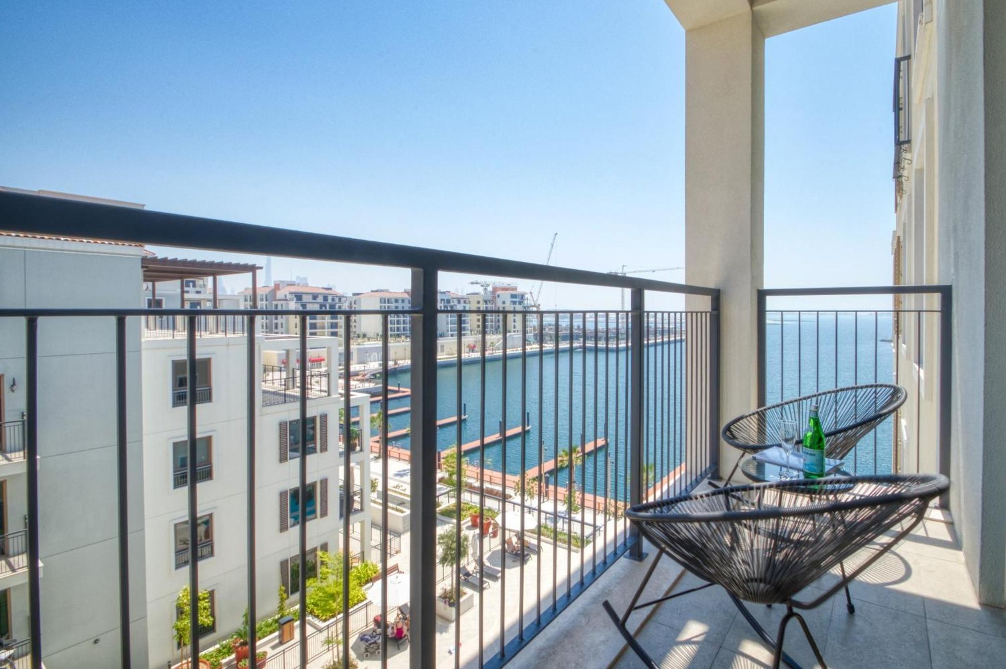 The Smart Concierge - La Rive Port De Lamer Dubai